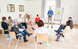 Sprechen ohne Worte: Beherrschung der Körpersprache in Workshops (Foto: Steffen Walther und Jan Bernert)