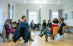 Junge Menschen im Seminar / Foto: Thomas Müller