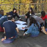 The group works outside in good weather on the theme of »Identity, Diversity & Power«.